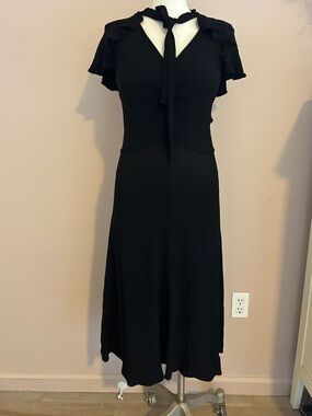 Vtg V-neck fit-and-flare midi dress with a ruffled neckline and tie detail XS